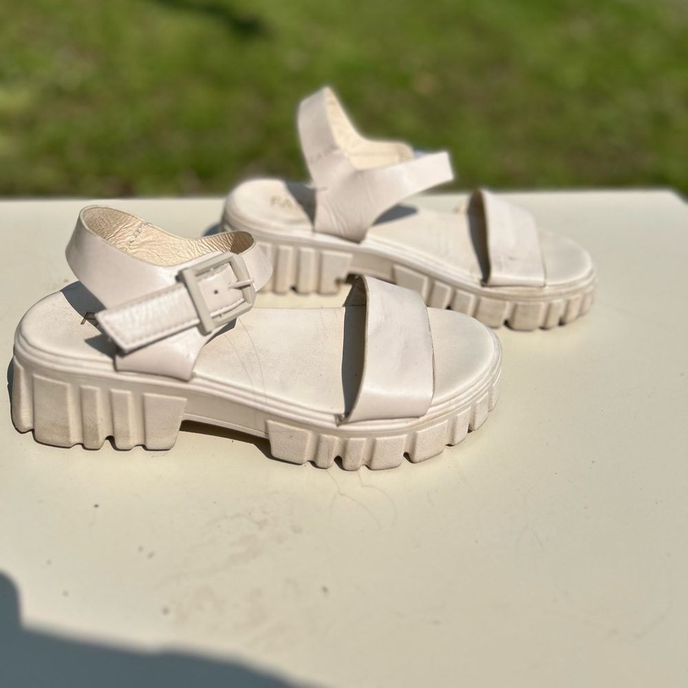 Women's Cream Sandals